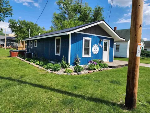 808 S Ohio St, Prairie Du Chien, WI 53821