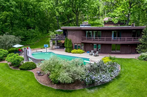 e11445 Ploenske Road, Baraboo, WI 53913