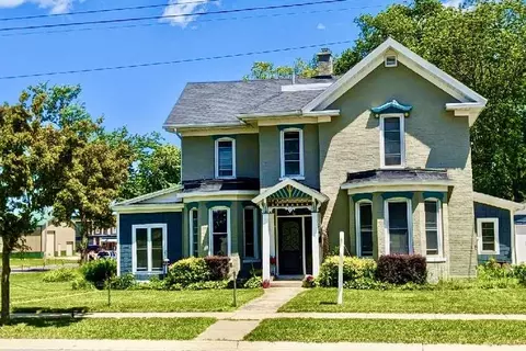 1011 Cass St, Portage, WI 53901