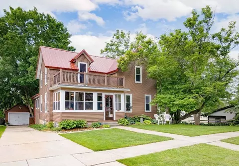713 Washington St, Edgerton, WI 53534