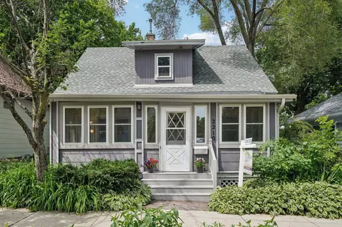 2210 Lafollette Ave, Madison, WI 53704