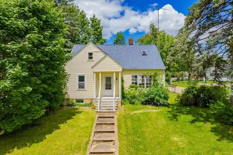 302 Wilson St, Mount Horeb, WI 53572