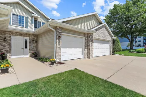 203 Parador Pl, Cottage Grove, WI 53527