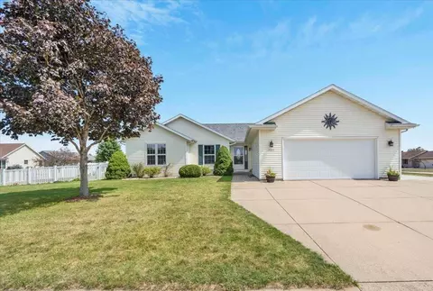 3005 Secretariat Dr, Janesville, WI 53546