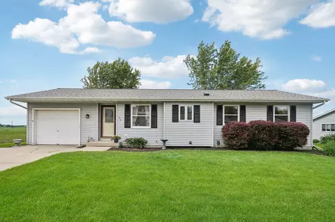 144 W Main St, Dane, WI 53529