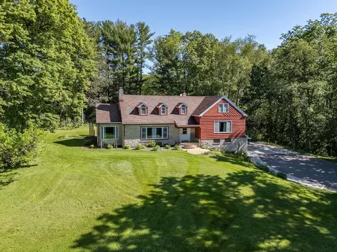 515 13th St, Baraboo, WI 53913