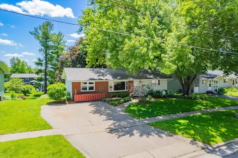 603 E Garfield St, Mount Horeb, WI 53572