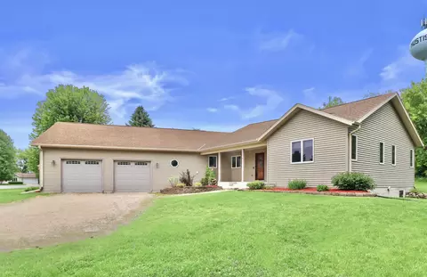 430 Sandy Ln, Hustisford, WI 53034