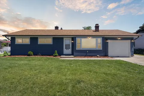1623 S Oakhill Ave, Janesville, WI 53546