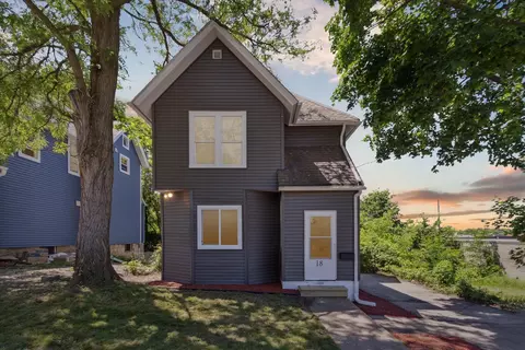 18 S Wisconsin St, Janesville, WI 53545