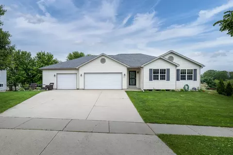 413 Brookstone Pass, Mount Horeb, WI 53572