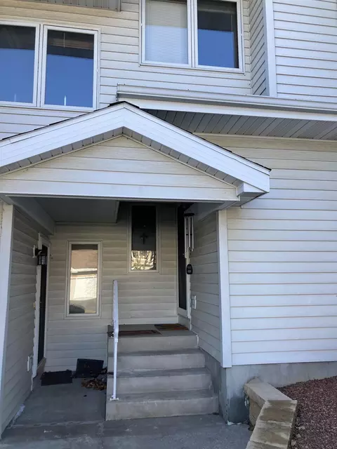 302 Castle Oaks Xing, Waunakee, WI 53597