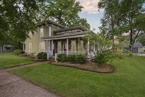 131 S 3rd St, Evansville, WI 53536