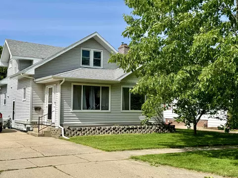 1323 E Van Buren St, Janesville, WI 53545