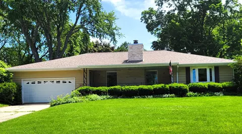 1217 Lake Shore Dr, Beaver Dam, WI 53916