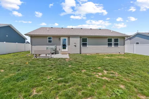 2755 Claremont Dr, Beloit, WI 53511
