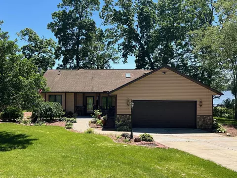 169 Golden Dr, Briggsville, WI 53920