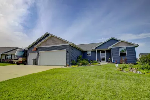 654 Prairie View Dr, Evansville, WI 53536