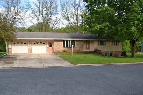 202 Moorland Dr, Markesan, WI 53946