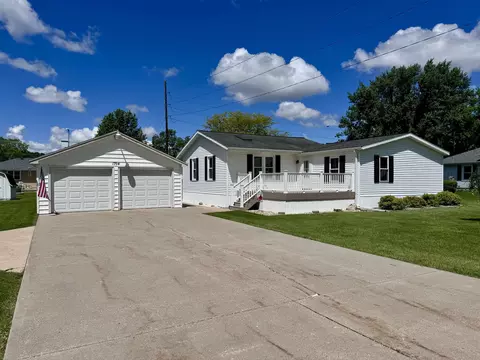 1704 Mills St, Black Earth, WI 53515