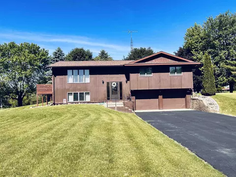 n7517 East G White Court, Portage, WI 53901