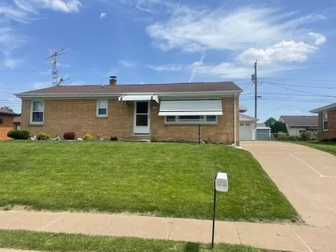 240 2nd St, Dickeyville, WI 53808