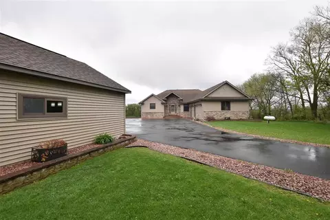 5227 S Milton Shopiere Rd, Janesville, WI 53546