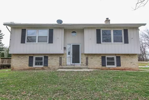 9 Water St, Cambridge, WI 53523
