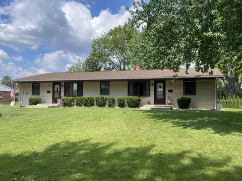 2285 2287 Bootmaker Dr, Beloit, WI 53511