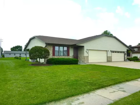 919 W Jefferson St, Waupun, WI 53963