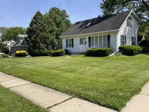 6923 Maywood Ave, Middleton, WI 53562