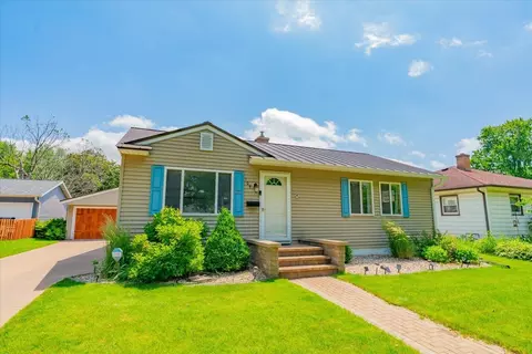 109 Buckingham Ln, Madison, WI 53714