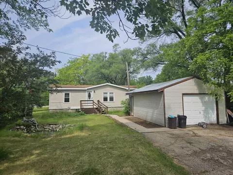 701 S Miller St, Oxford, WI 53952