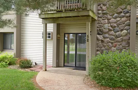 E12599 Kilpatrick Point Drive #52, Merrimac, WI 53561