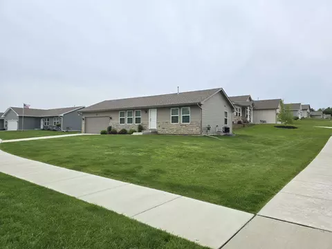 3345 Mccann Dr, Janesville, WI 53545