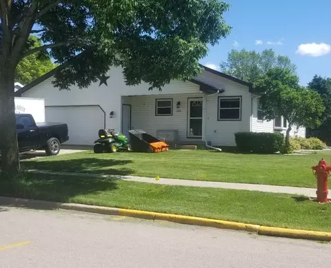 232 W Parkview St, Cottage Grove, WI 53527