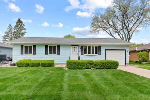 1122 E Circle Dr, Beaver Dam, WI 53916