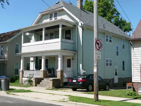 604 N 2nd St, Watertown, WI 53098