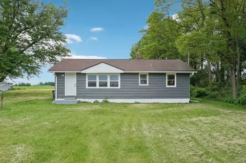 1803 S Van Allen Rd, Janesville, WI 53546