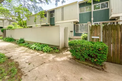 219 East Blf, Madison, WI 53704