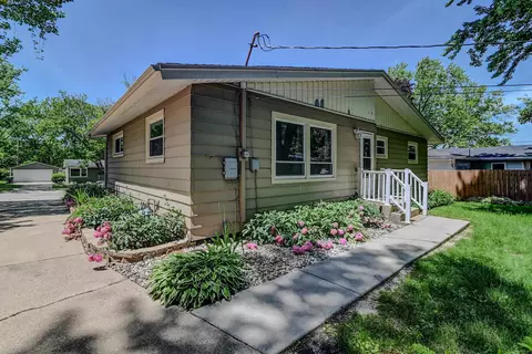 1517 Dondee Rd, Madison, WI 53716