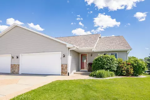 1541 Radhika St, Fort Atkinson, WI 53538