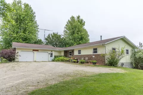n9897 Spring Road, Fox Lake, WI 53933