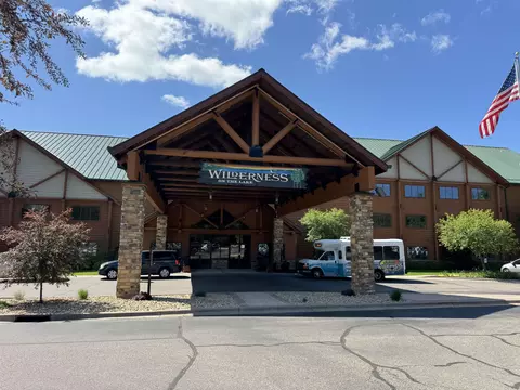350 E Hiawatha Dr #202, Wisconsin Dells, WI 53965