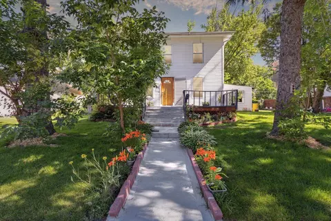 911 11th St, Monroe, WI 53566
