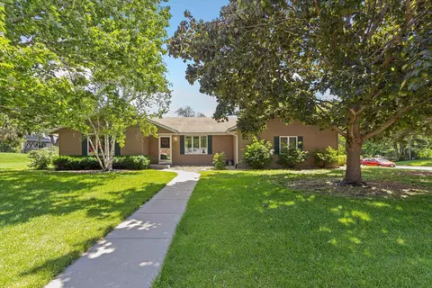 904 N Osborne Ave, Janesville, WI 53548