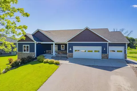 4581 Golf Dr, Windsor, WI 53598