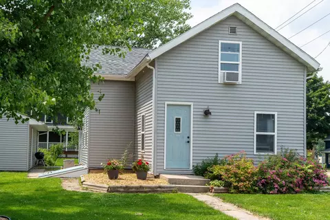 307 South St, Fall River, WI 53932