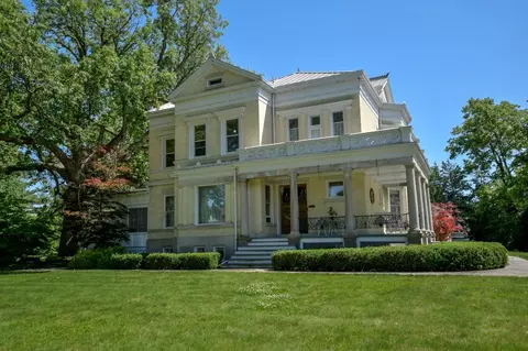 304 E Linden Dr, Jefferson, WI 53549