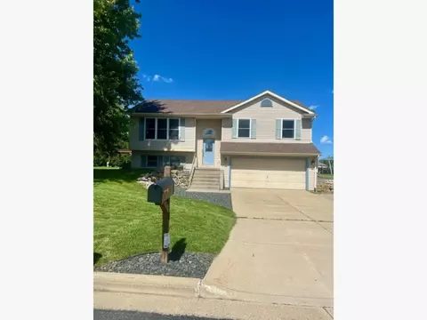108 Quail Ridge Dr, Barneveld, WI 53507